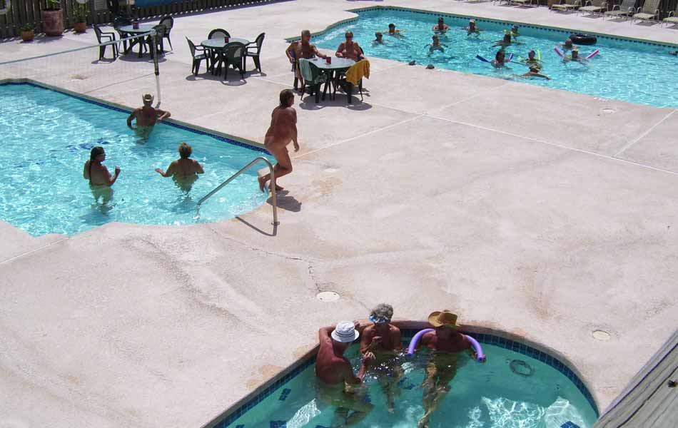 The Best Nudist Resorts In Texas To Let It All Hang Out🇺🇸